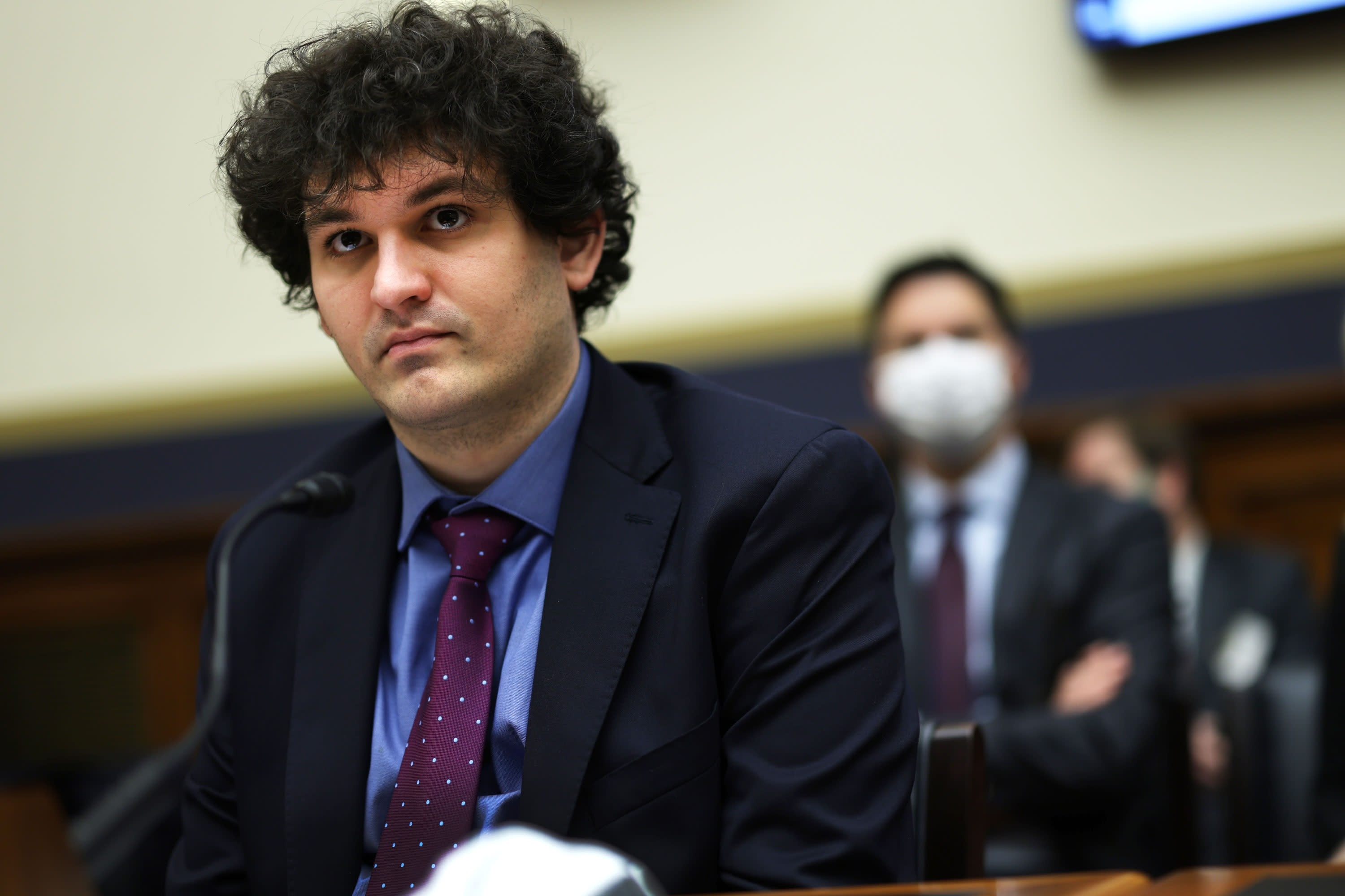 Bat chap pha san, FTX van di goi von hinh anh