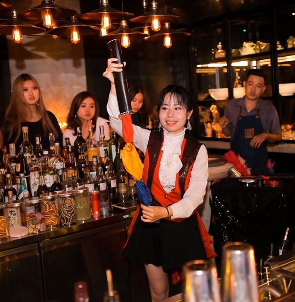 Sai Gon ve dem anh 4