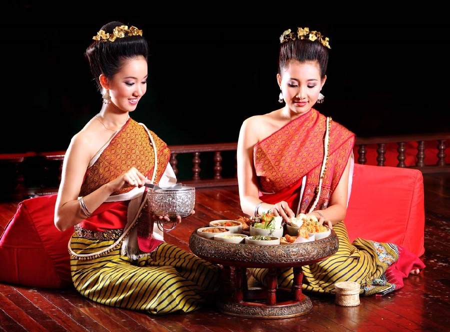 An boc kieu hoang gia tai Thai Lan hinh anh