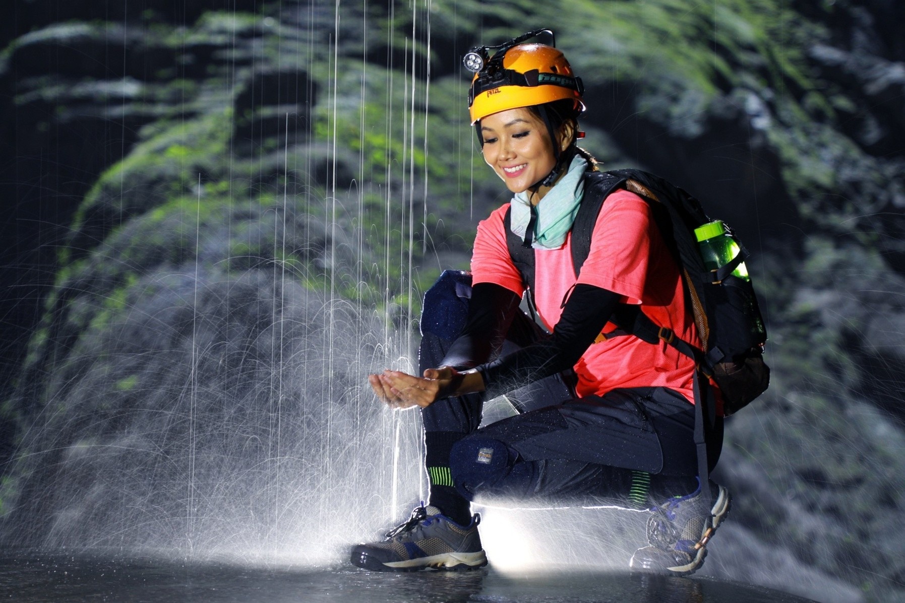 Bao Tay gioi thieu 6 trai nghiem khong the bo lo tai Viet Nam hinh anh