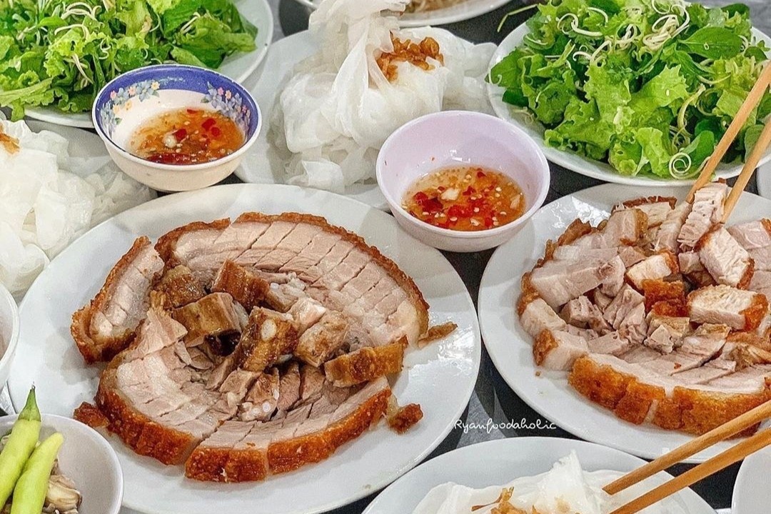 Banh uot heo quay va 3 mon ngon nuc tieng mien Trung hinh anh