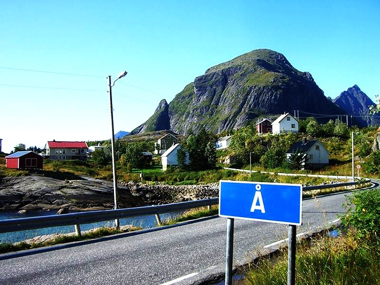 Nhung ngoi lang noi tieng the gioi anh 1