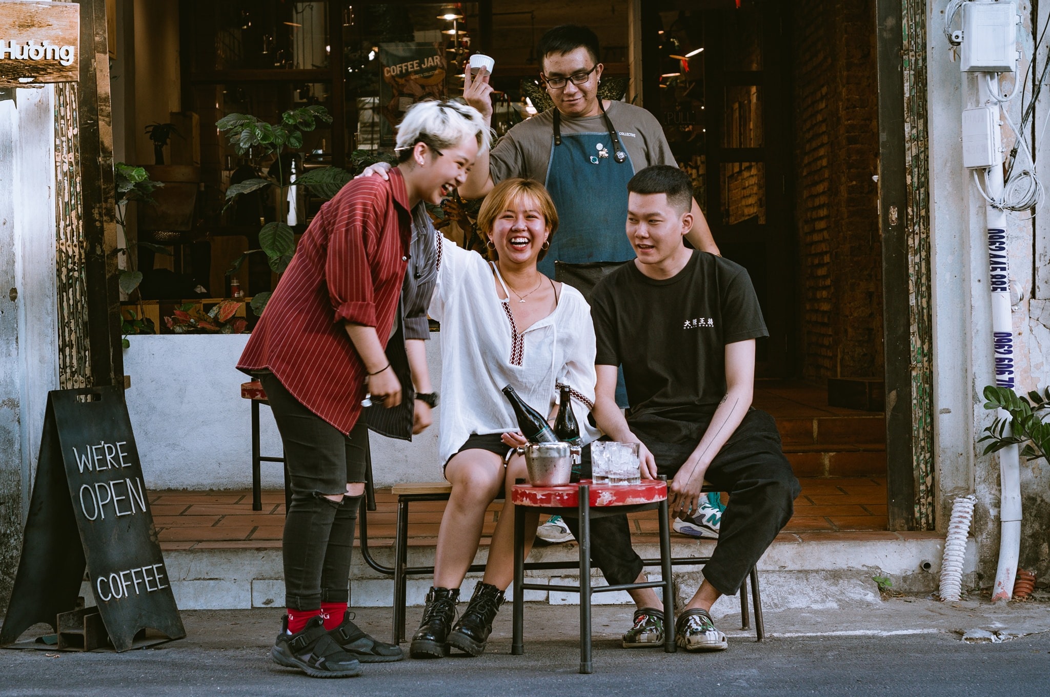 Tiem ca phe o Sai Gon anh 7