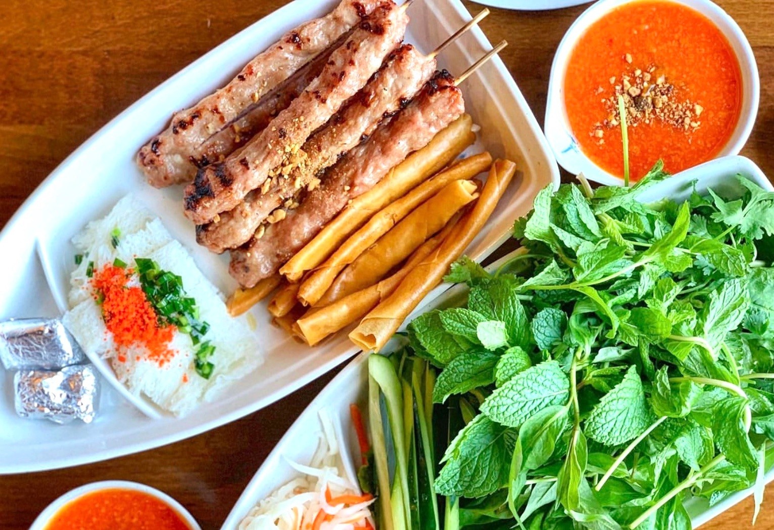 Nem nuong va 6 dac san Nha Trang hut khach mua he hinh anh