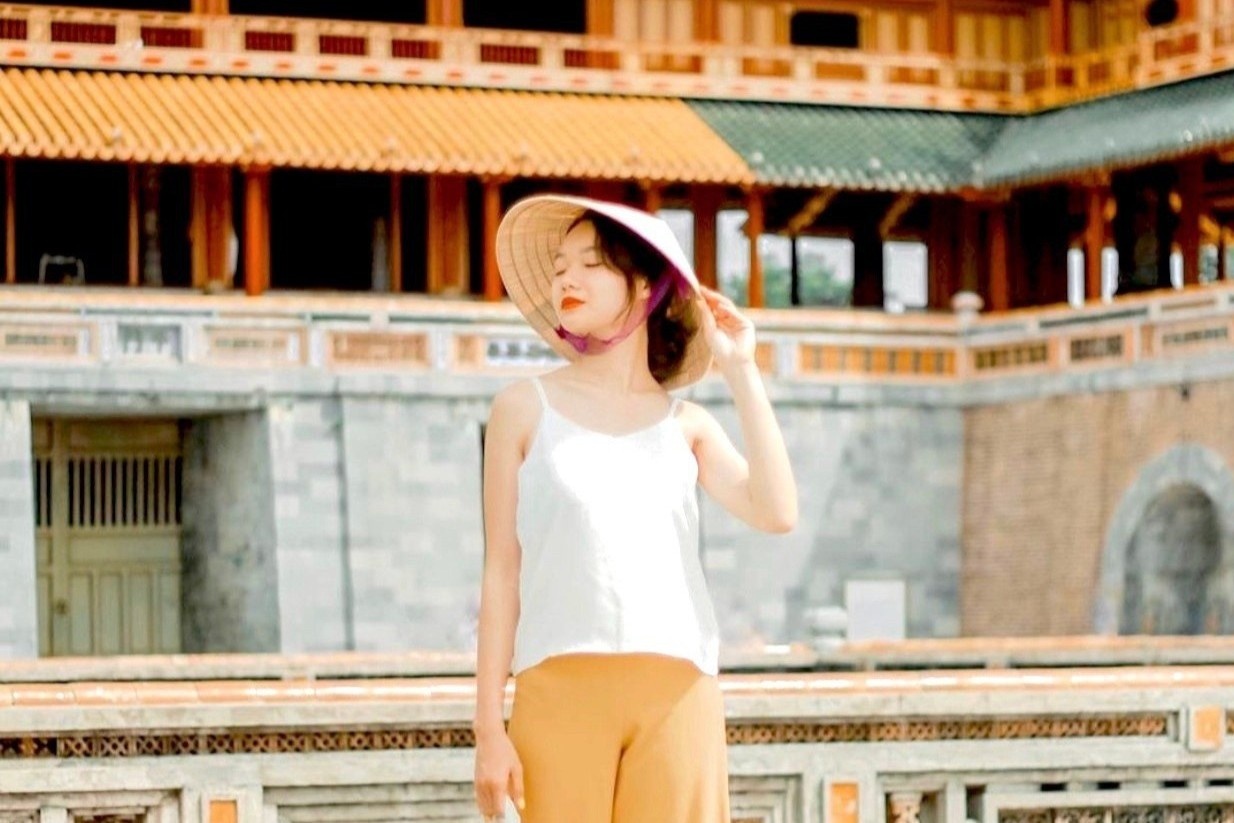 Ngoi chua vao top dep nhat the gioi va 6 toa do check-in hut gioi tre hinh anh