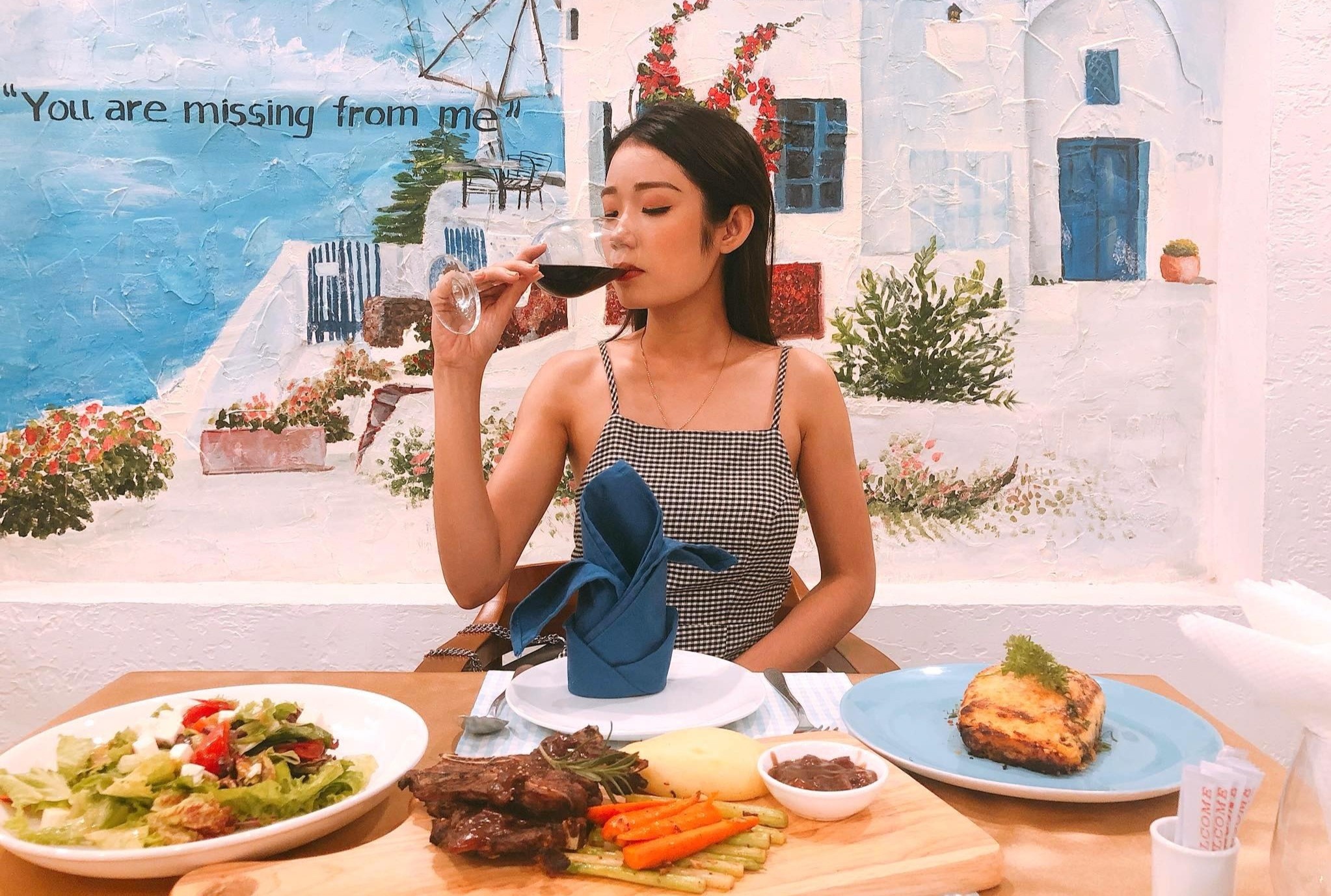 3 nha hang view san thuong hut khach cuoi tuan o TP.HCM hinh anh