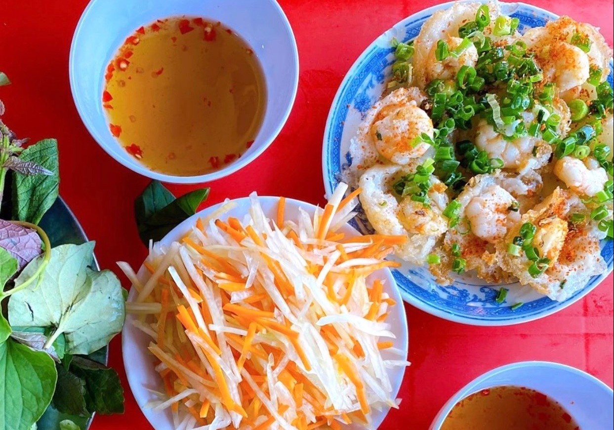 Banh khot va loat mon ngon hut khach tai Vung Tau hinh anh