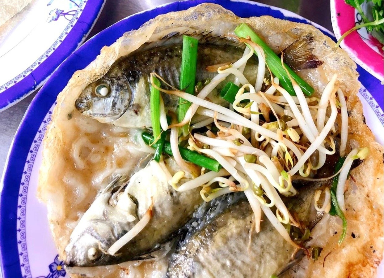 Banh khoai ca kinh va loat mon tru danh hut khach o Hue hinh anh