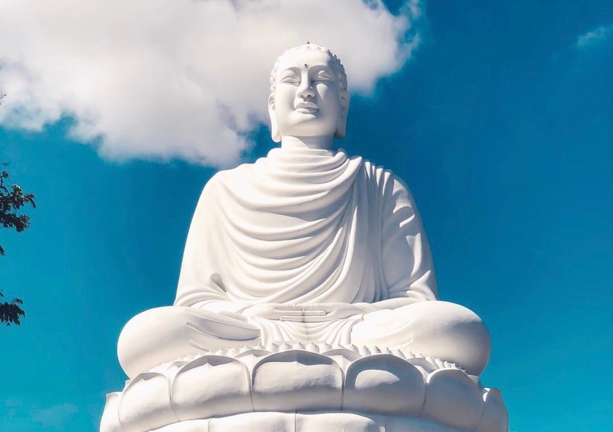 Buc tuong Phat ngoai troi lon nhat Viet Nam o dau? hinh anh