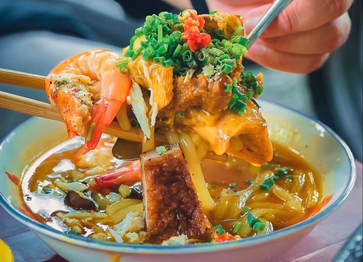 Banh canh cua, hoanh thanh la va loat mon hut khach o TP.HCM hinh anh