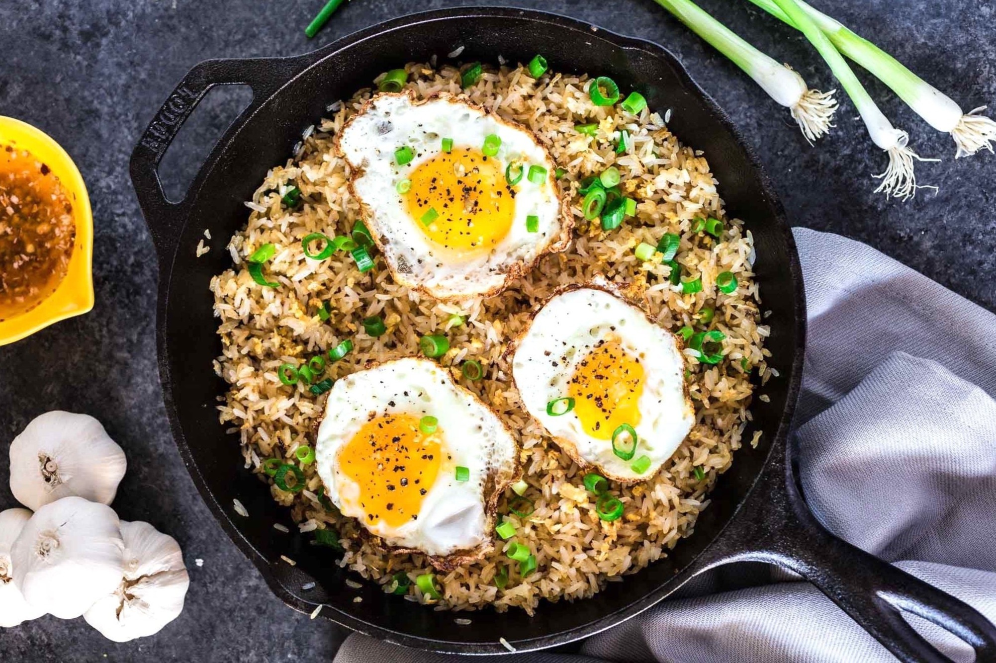 Com va loat mon ngon tu toi giup tang suc de khang hinh anh