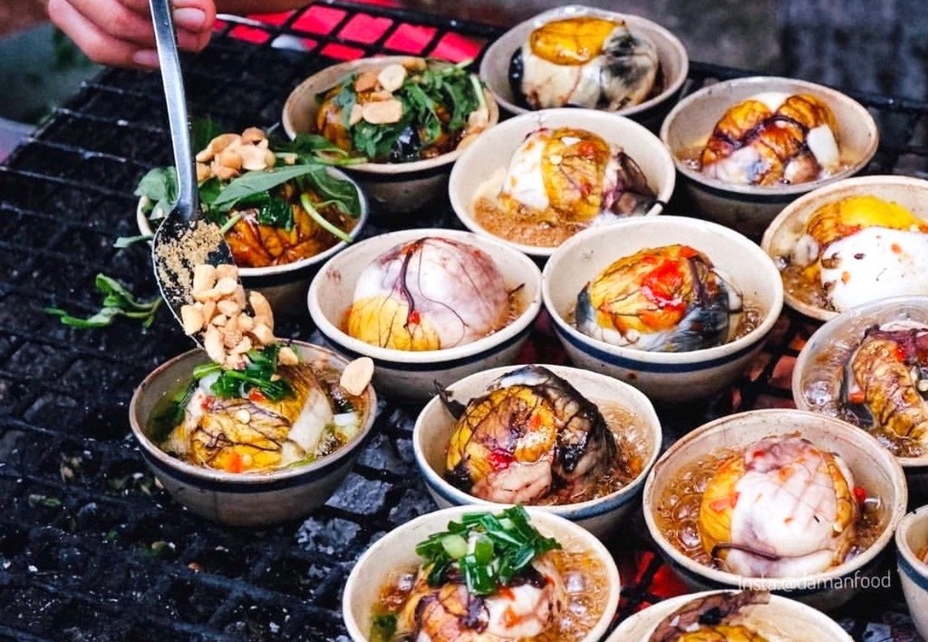 Hot vit lon va 4 mon nuong hut khach ngay mua o TP.HCM hinh anh