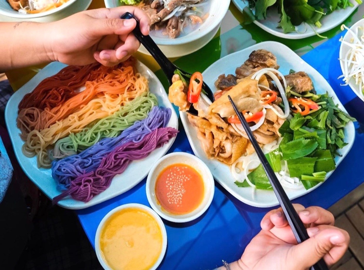 Lau cau vong va loat huong vi khien thuc khach me man o TP.HCM hinh anh