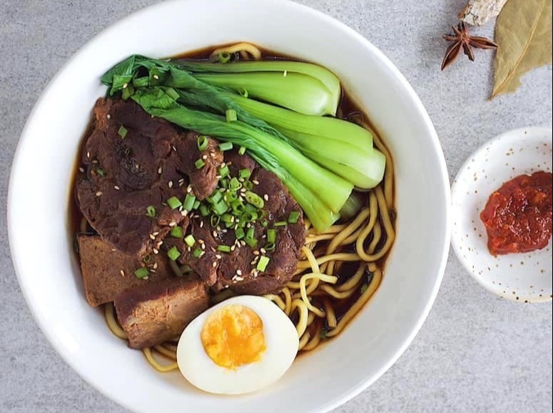 Mi bo ham va loat mon ngon o TP.HCM hinh anh