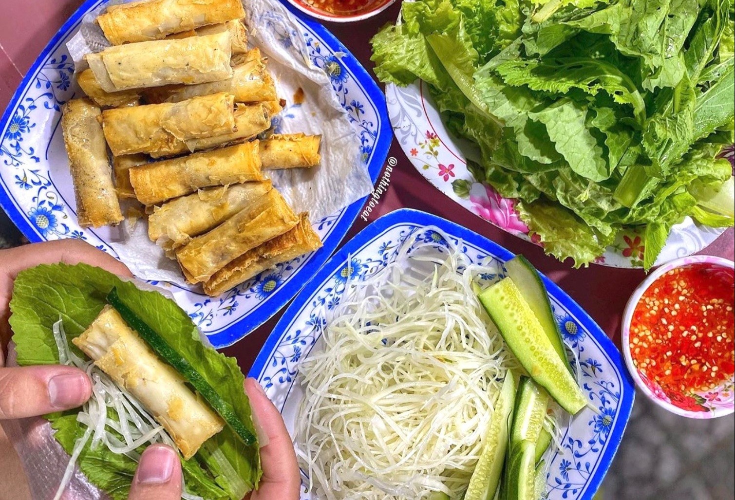 Loat mon cuon dan da duoc nguoi Viet yeu thich hinh anh