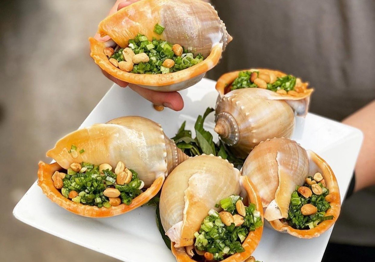 Thuong thuc hai san gia binh dan o TP.HCM hinh anh