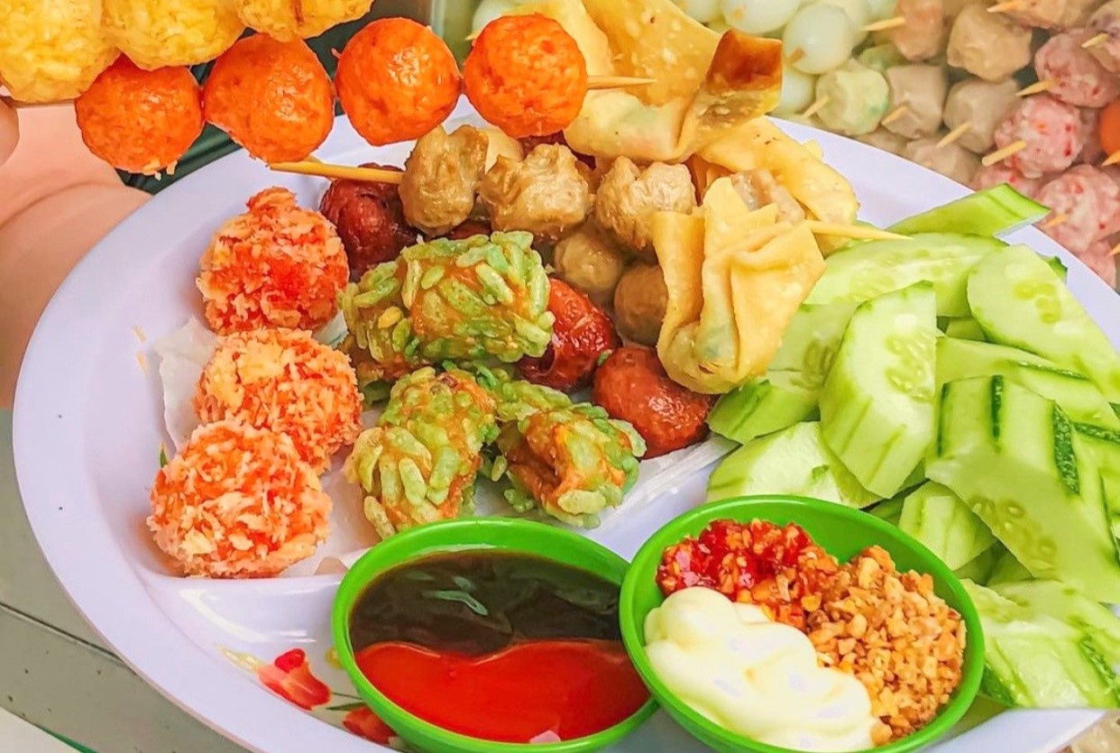 Thuong thuc mon an vat gia binh dan o TP.HCM hinh anh