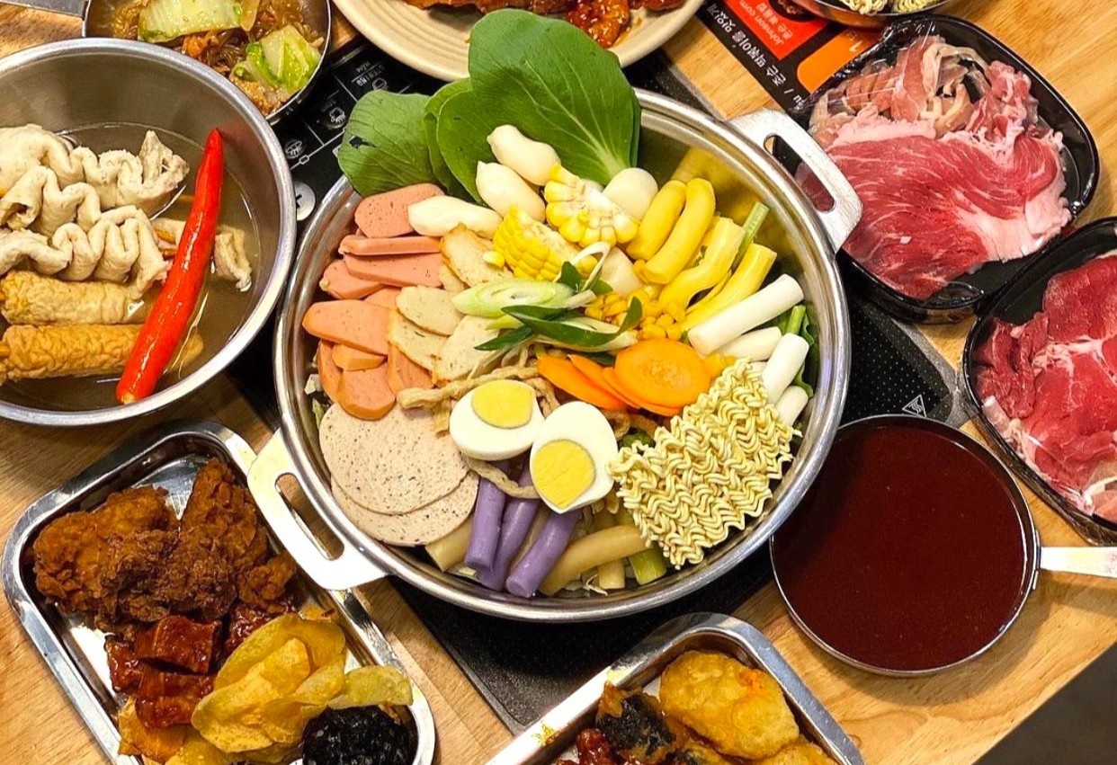 Thuong thuc buffet gia binh dan o TP.HCM hinh anh