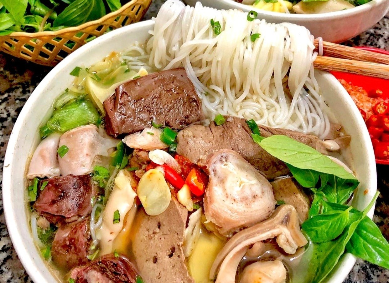 Loat mon tu long hut khach ngay lanh hinh anh