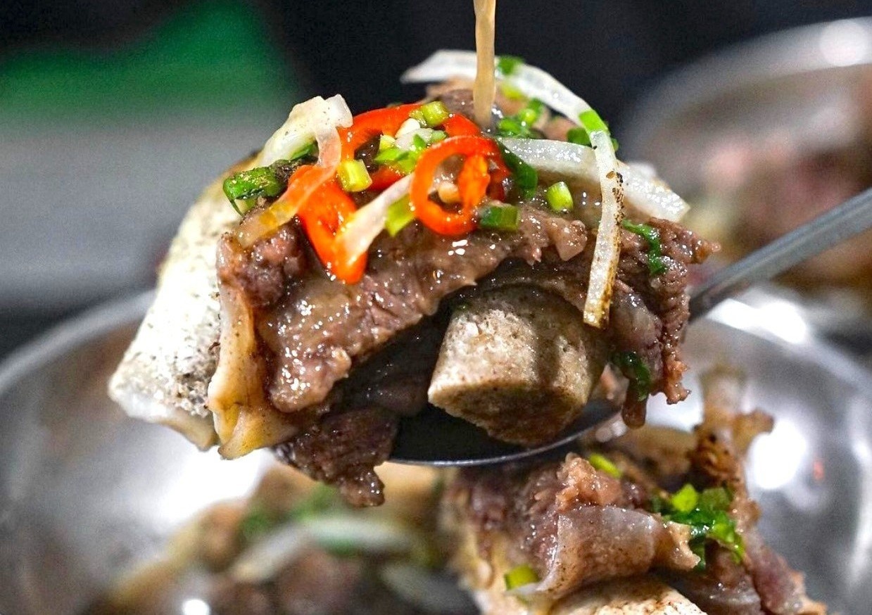 Bun bo xi quach va loat mon ngon cho bua toi o TP.HCM hinh anh