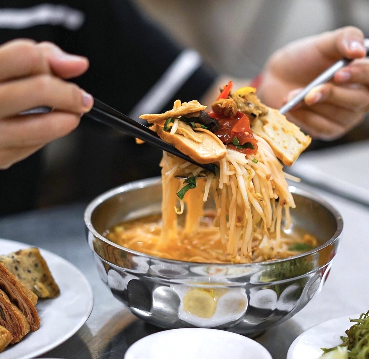 Quan an cho bua toi o Sai Gon anh 7