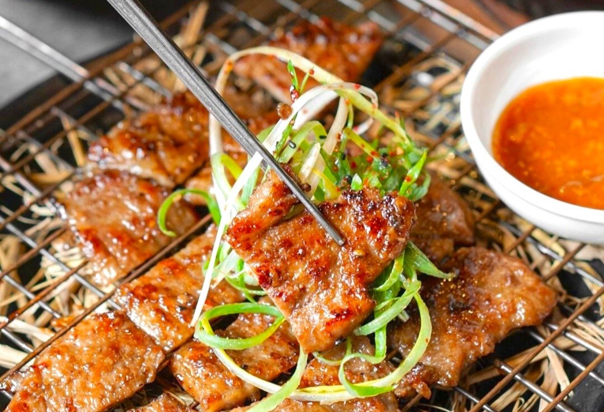 Tiec thit nuong cho buoi hop mat cuoi nam o TP.HCM hinh anh