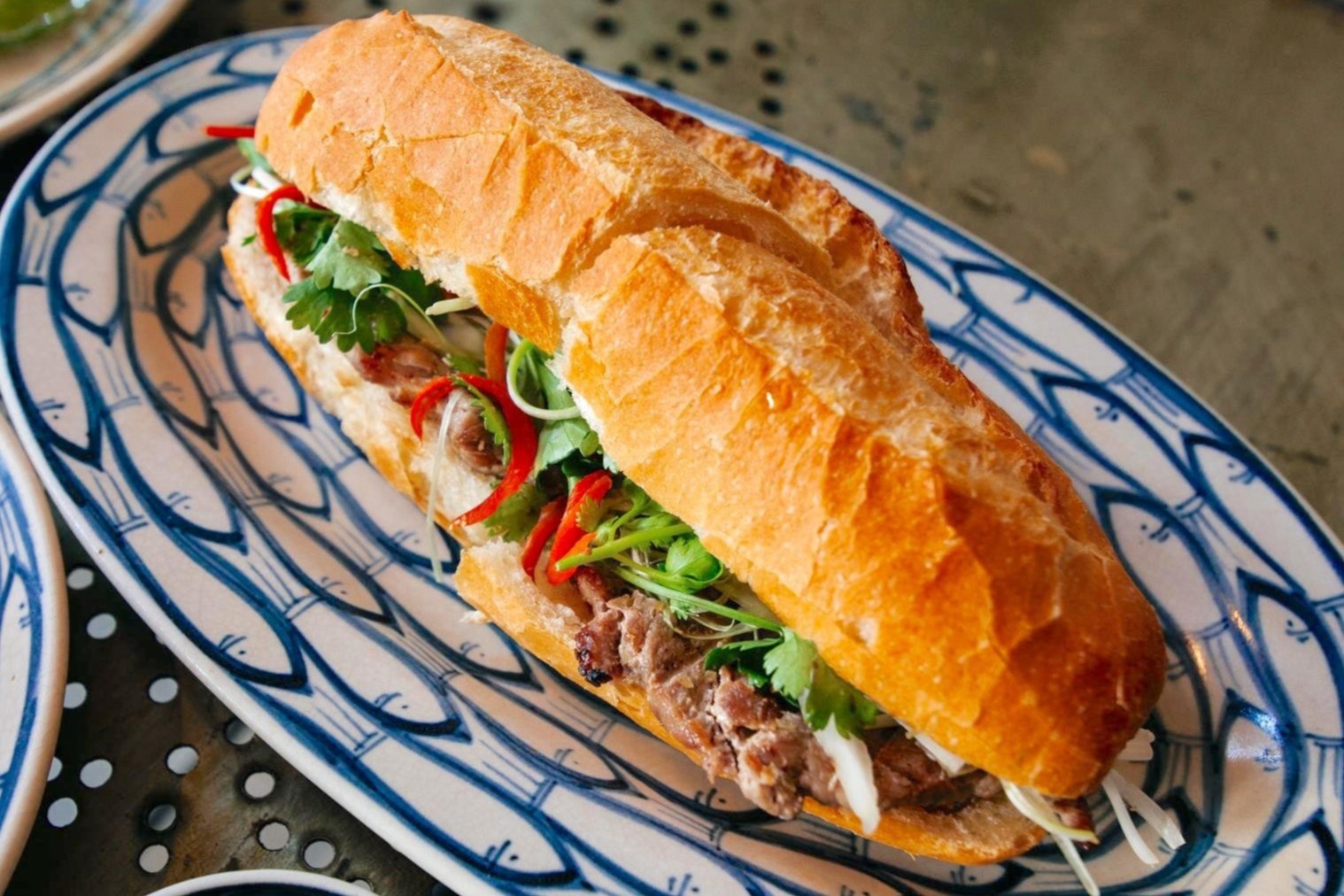 Cac kieu banh mi kep ngon, la tren khap Viet Nam hinh anh