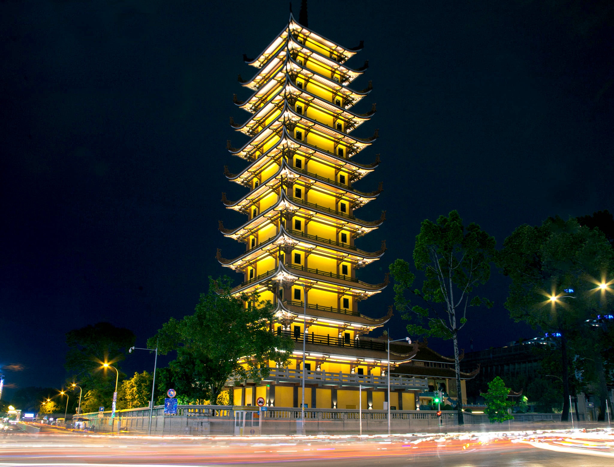 Sai Gon ve dem anh 5