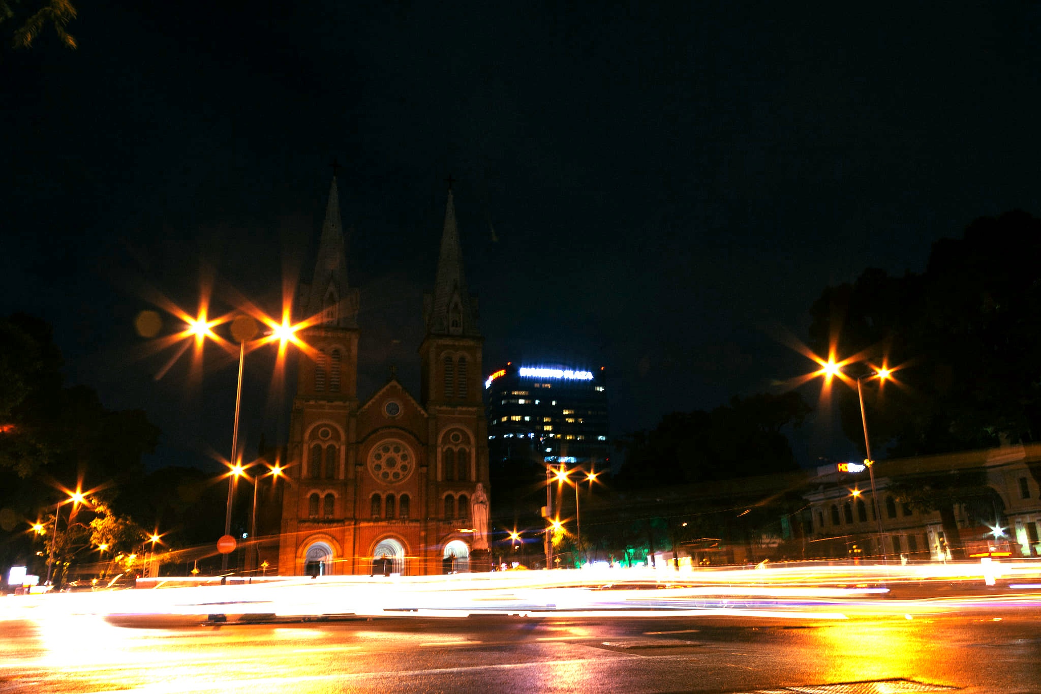 Sai Gon ve dem anh 6