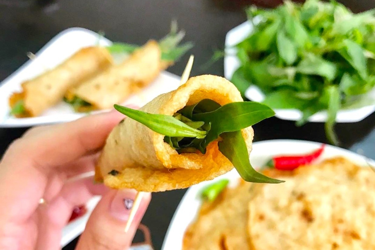 Banh trang cha ca va 6 dac san hut khach o Binh Dinh hinh anh