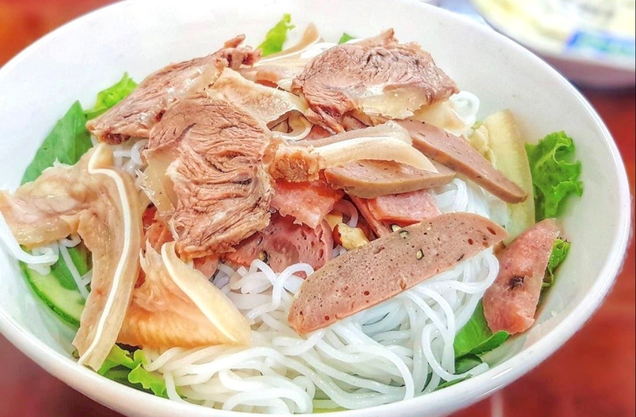 Loat mon thanh mat cho chuyen vi vu xu Hue ngay he hinh anh