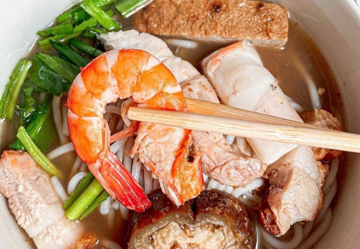 Hai san duong pho o TP.HCM hinh anh