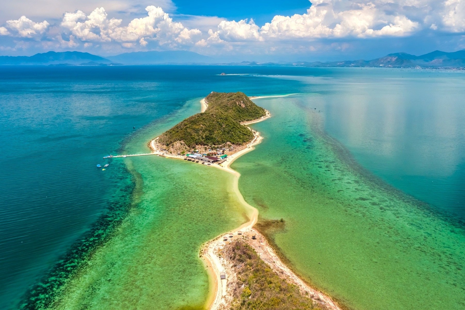 Nhung con duong doc dao khap Viet Nam hinh anh