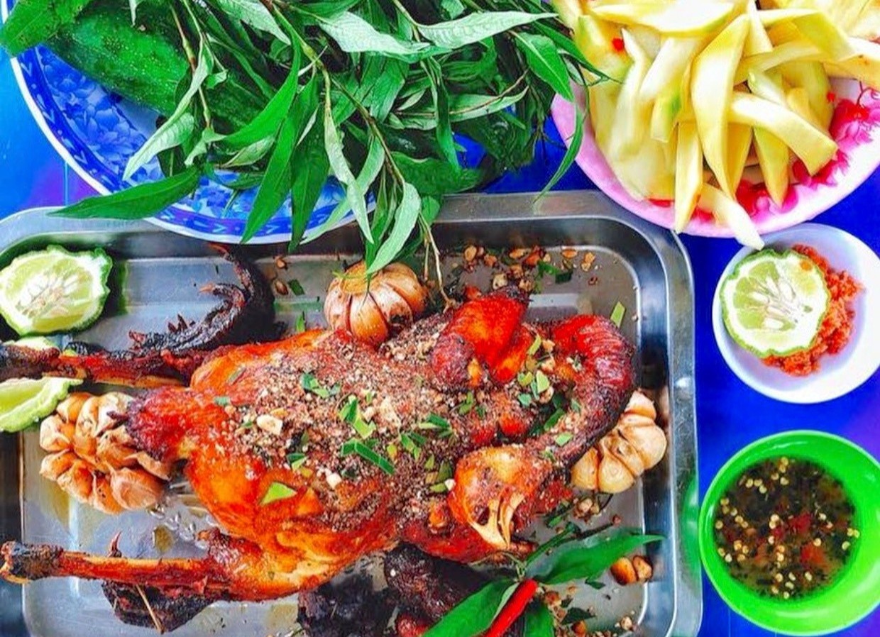 Ga dot la chuc va 6 dac san cuon hut o An Giang hinh anh