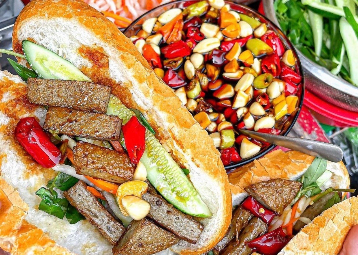 5 hang banh mi ngon cho chieu cuoi tuan o TP.HCM hinh anh