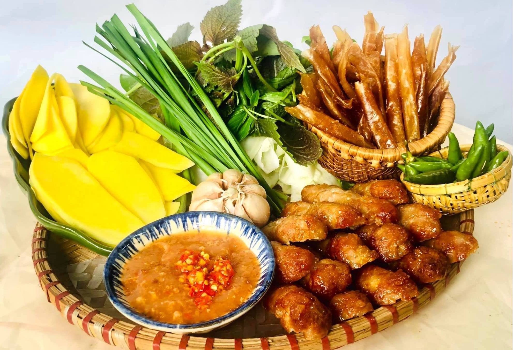 Huong vi mien Trung giua TP.HCM doi vi ngay gian cach hinh anh