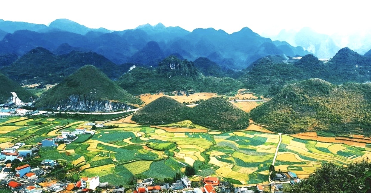 Những ngọn núi độc đáo ở Việt Nam ảnh 2 Nhung ngon nui doc dao o Viet Nam anh 2