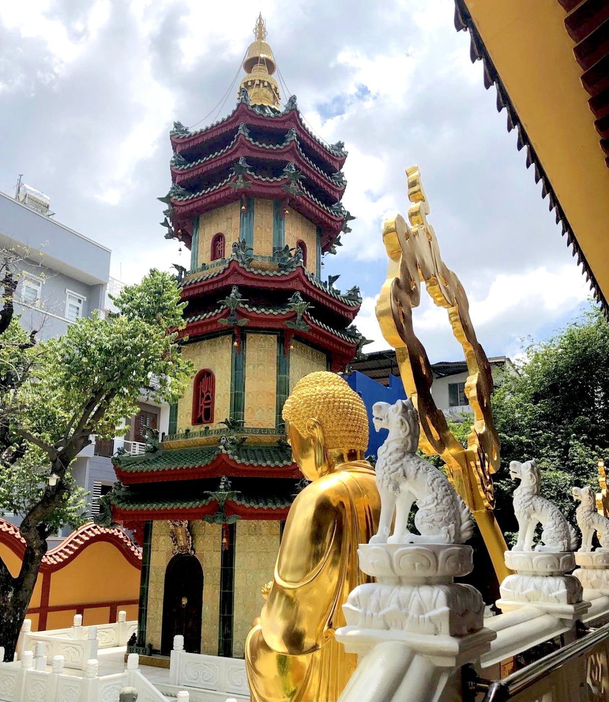 Nhung ngoi chua noi tieng Viet Nam anh 1