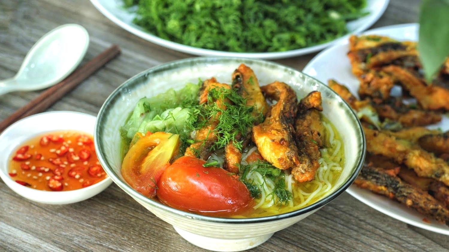 Nhung mon bun noi tieng Viet Nam anh 1