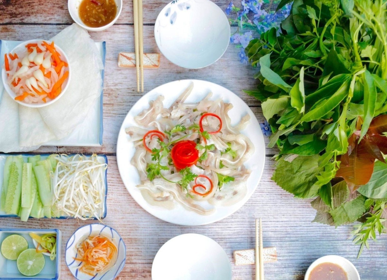 Thuong thuc mon Viet tai nha o TP.HCM hinh anh