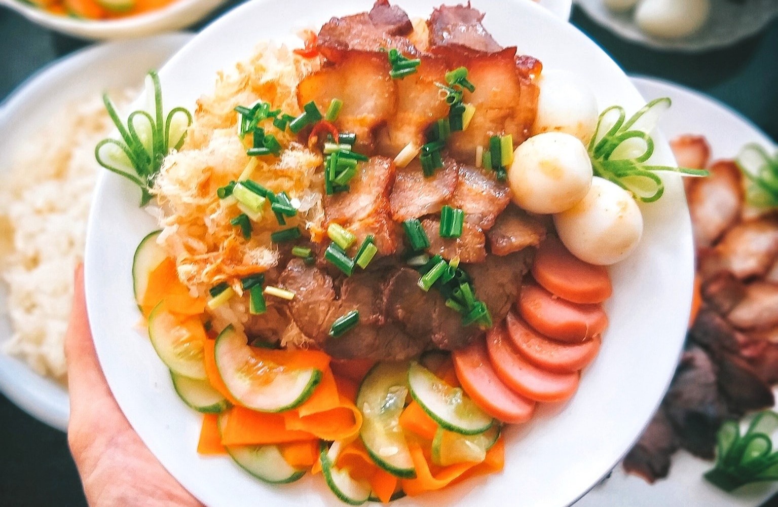 Nguoi tre nau xoi thuong thuc ngay thu hinh anh