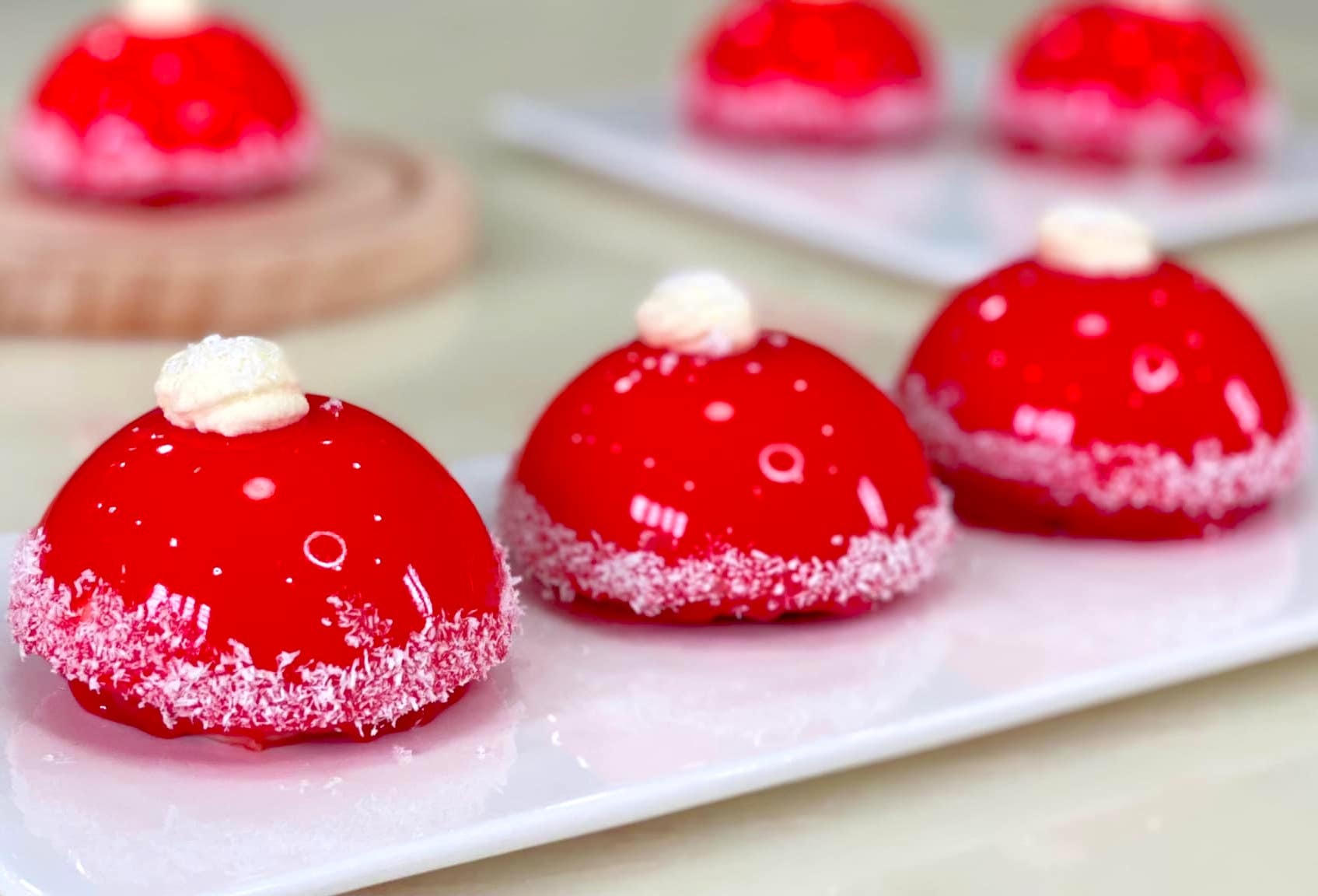 Lam mousse chocolate hinh chiec mu Noel hinh anh