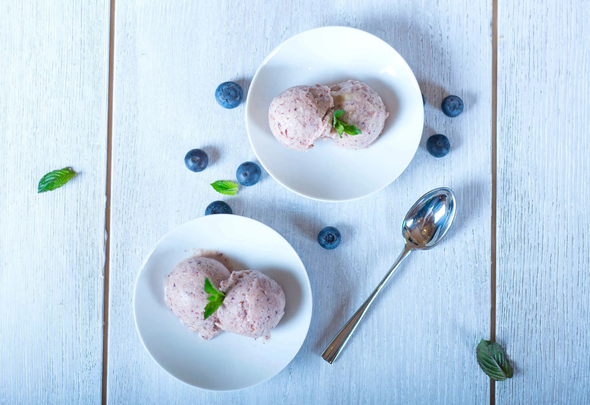 Lam kem chuoi viet quat chong ngan sau Tet hinh anh