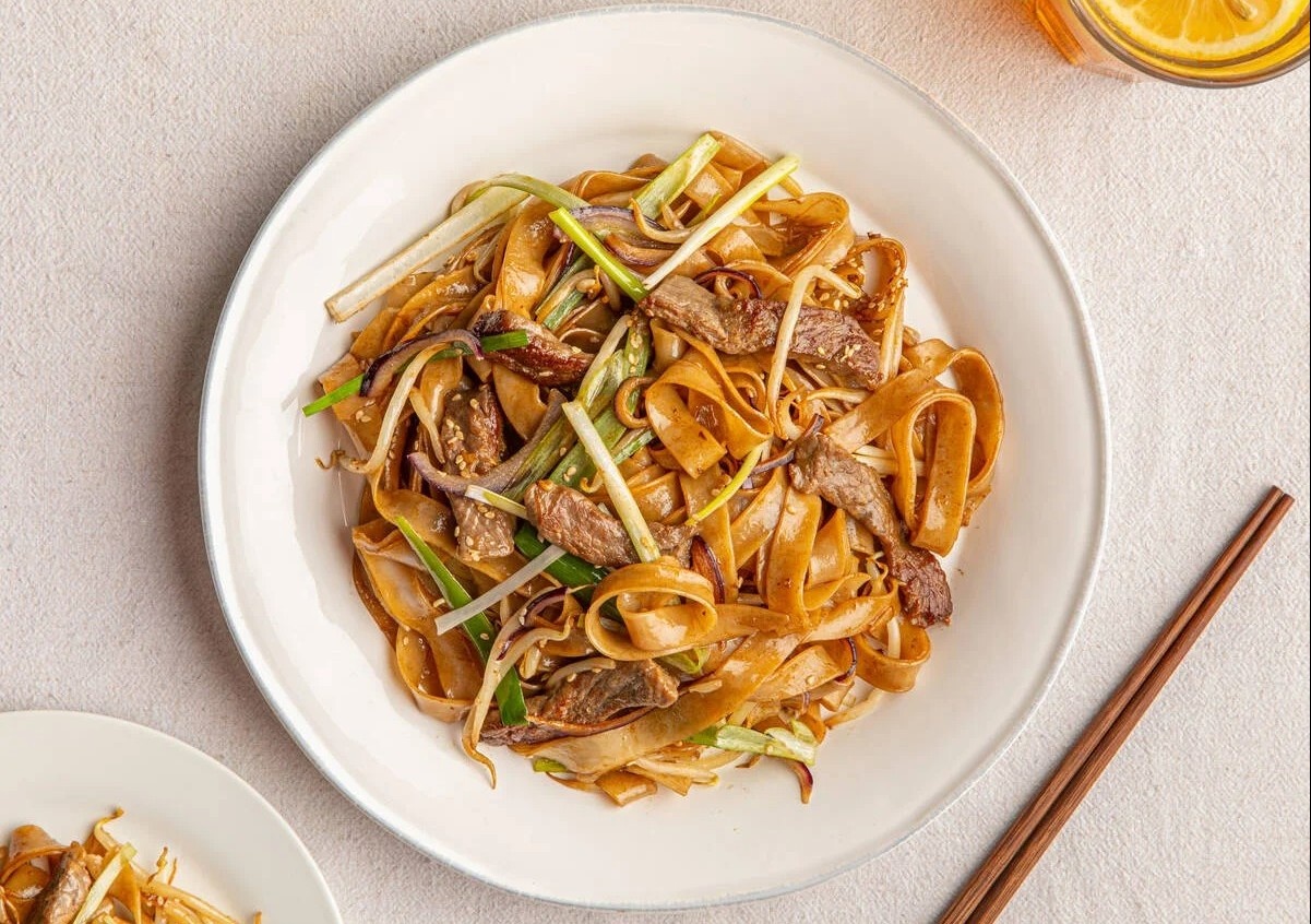 Doi vi voi mon pho ap chao thit bo hinh anh