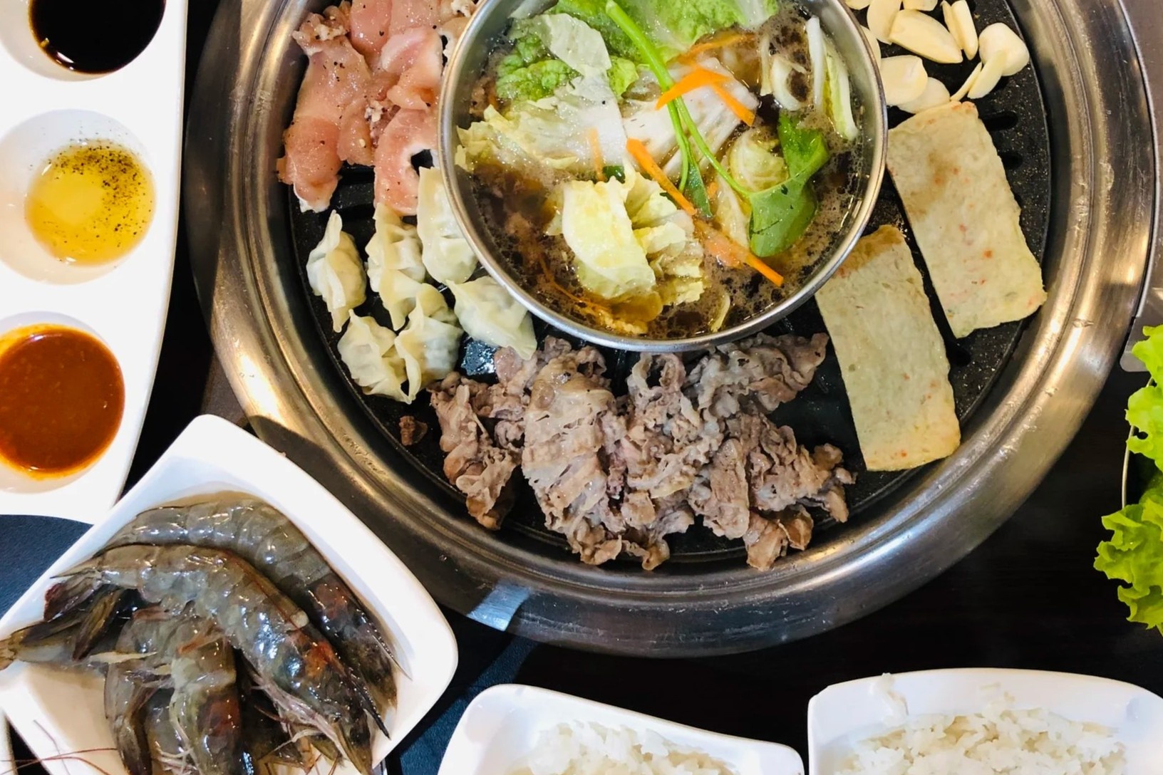 3 quan lau cho cuoc hen cuoi tuan o TP.HCM hinh anh