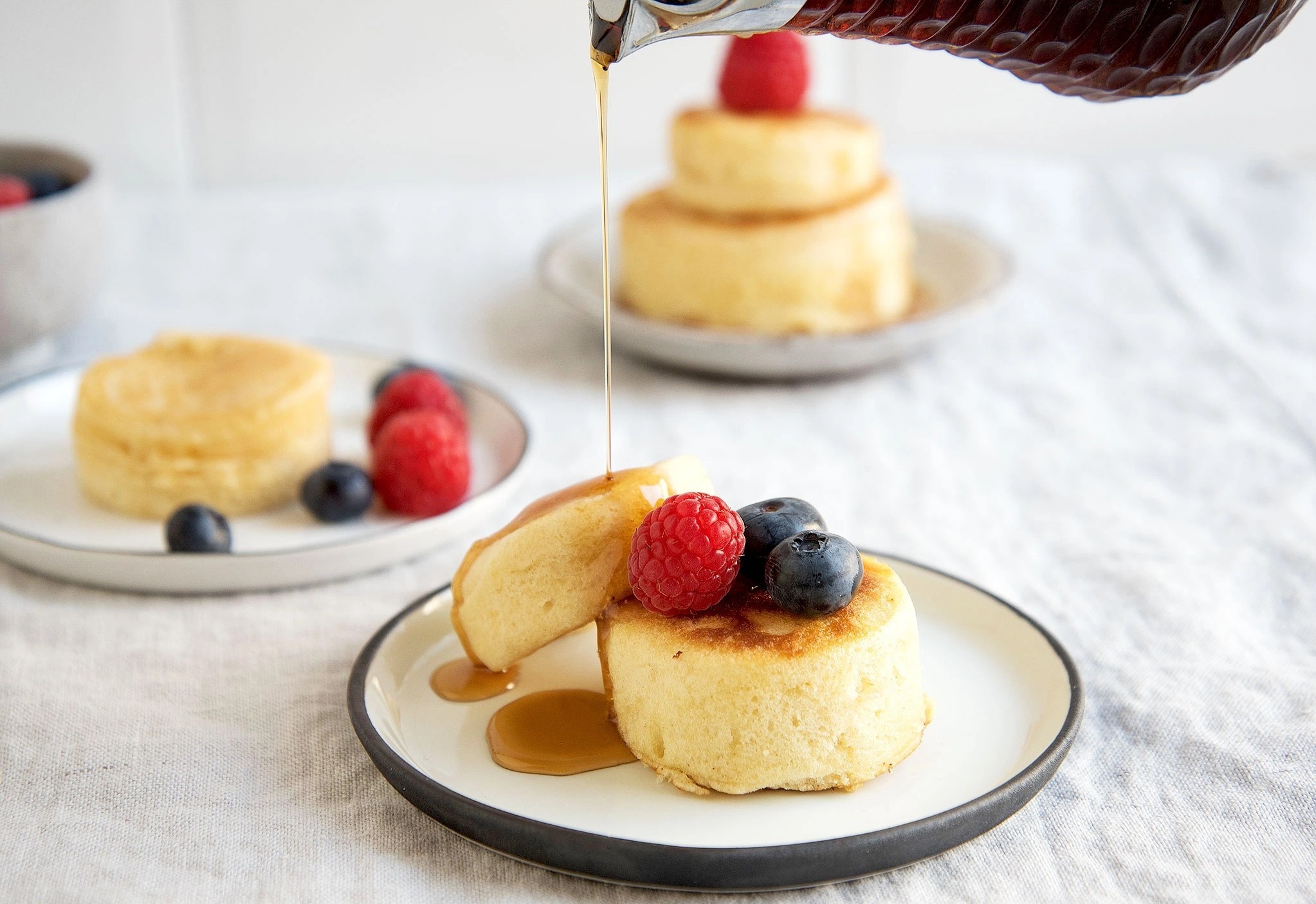 3 buoc lam pancake kieu Nhat cho ngay cuoi tuan hinh anh