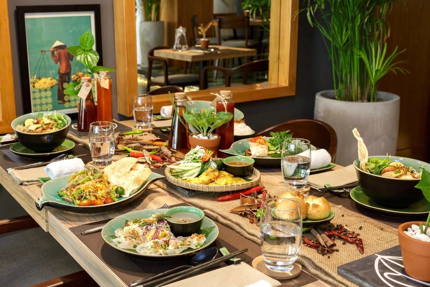 3 nha hang mon Viet sang trong tai TP.HCM hinh anh