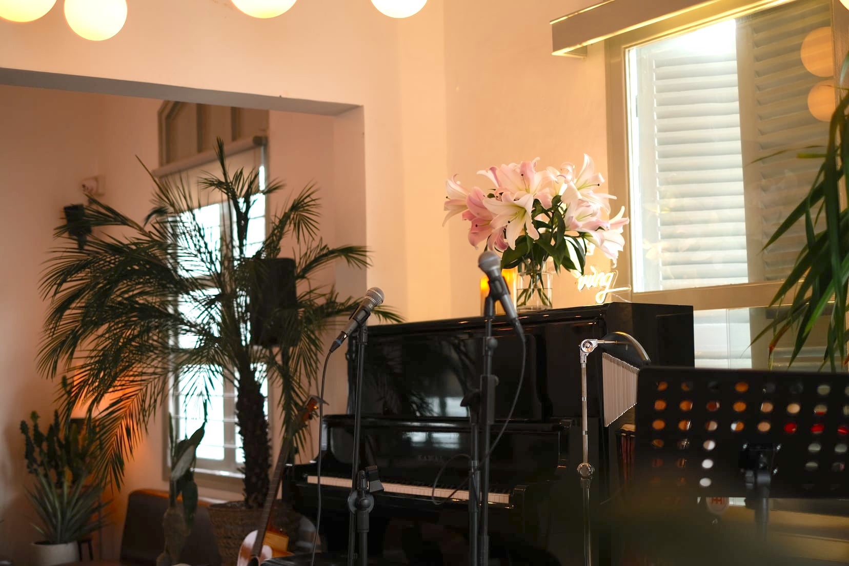 Thu gian tai quan ca phe acoustic o quan 3 hinh anh