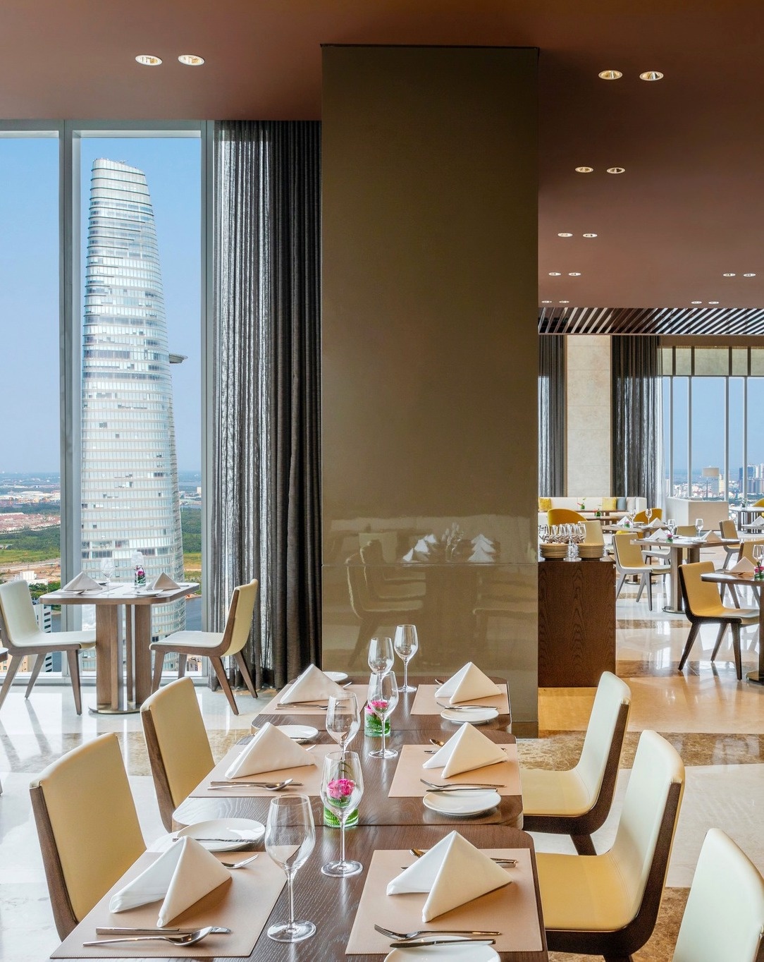 Nha hang cao cap anh 1