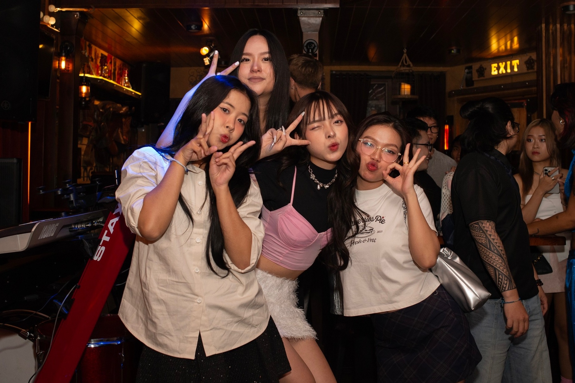 Gen Z quay lai thu ngoi phong tra va nhung dia chi 'hot' nhat TP.HCM hinh anh